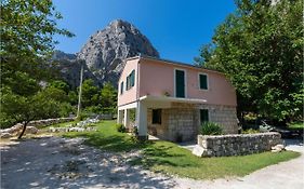 Amazing Apartment In Omis With Kitchen